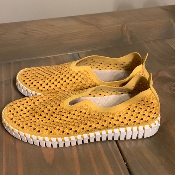 Isle Jacobsen Shoes - Isle Jacobsen Perforated Slip-on Shoes